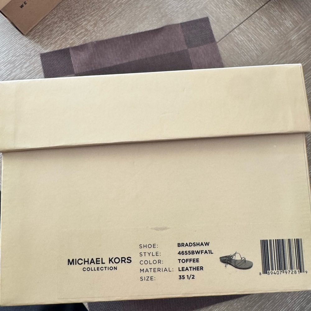 Michael Kors Collection Box in Tan